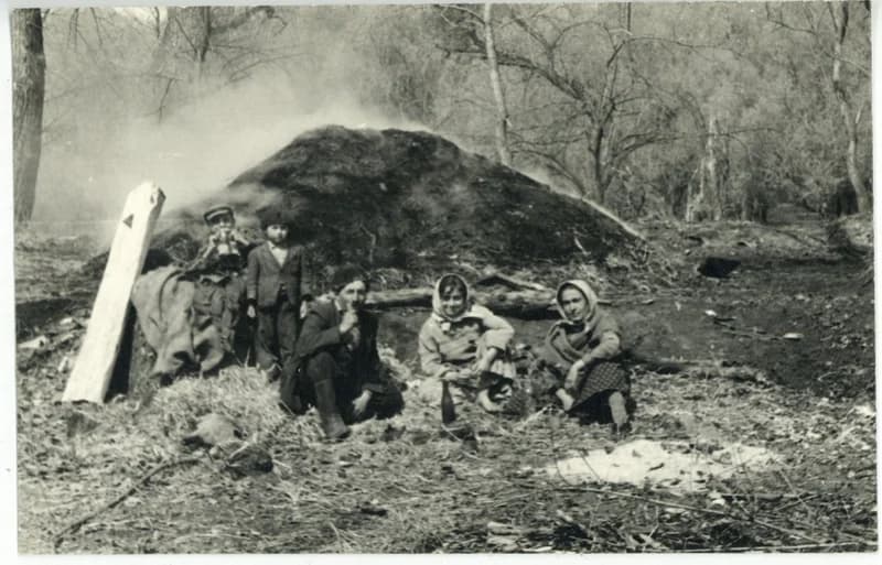 Szénégető gombosi cigányok