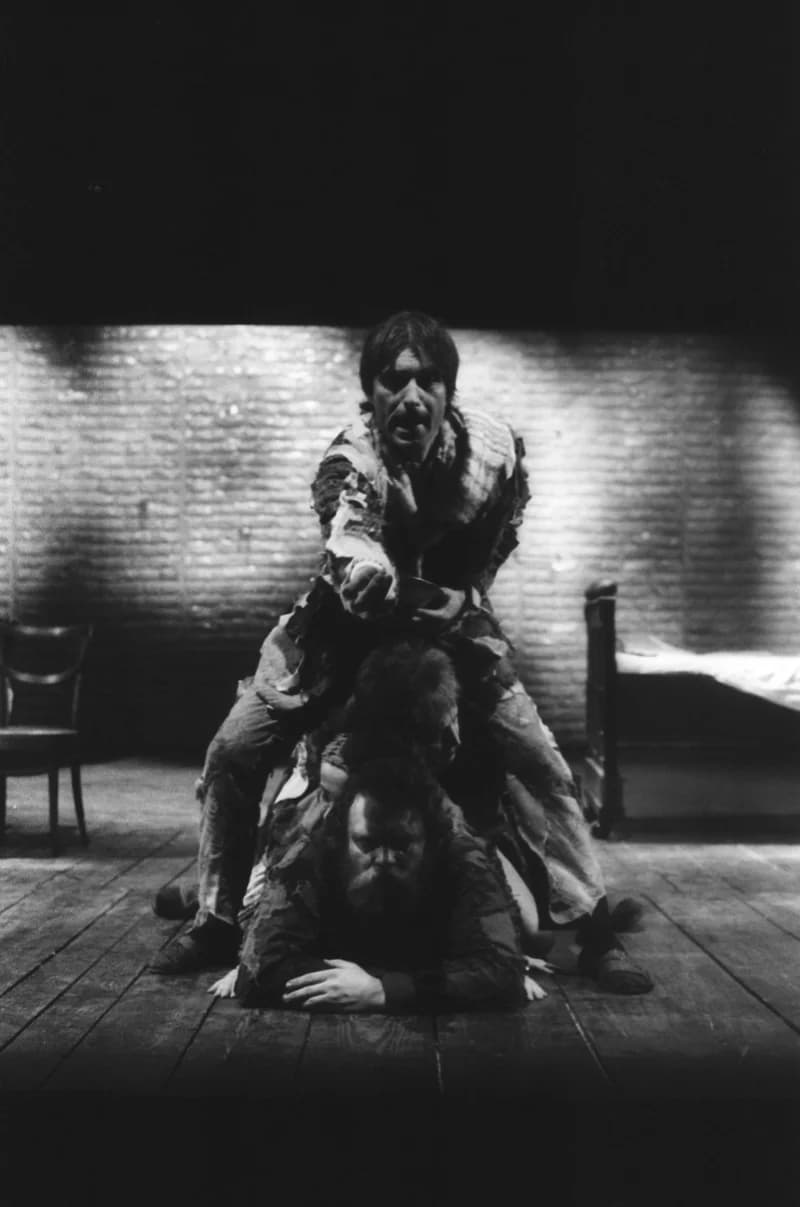 Mrozek: Ház a határon