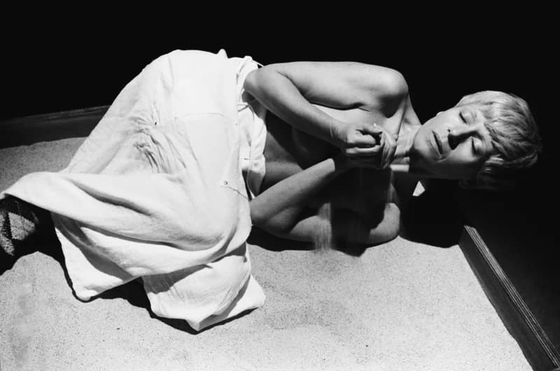 Tolnai: Izéke homokozója, Bayer II.