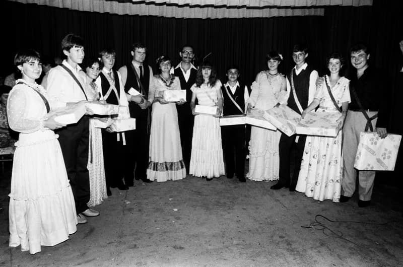 Tánciskola vizsgabál Kispiacon