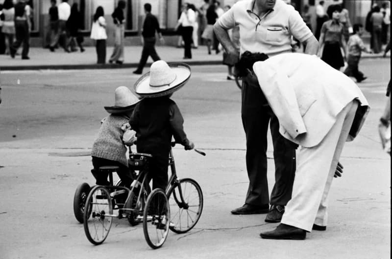 Gyerekek Újvidék utcáin