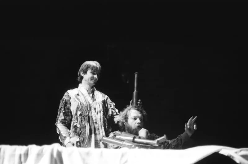 Mrozek: Ház a határon