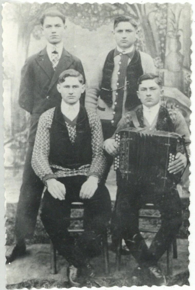 Doroszlói legények