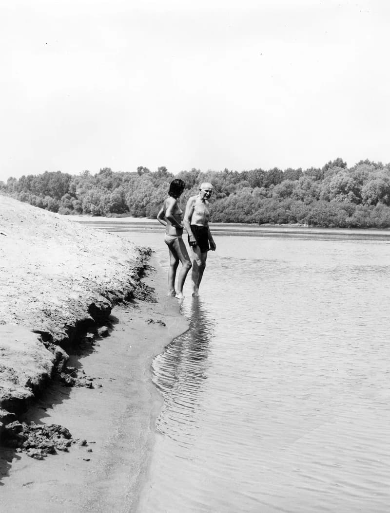 Dr. Habram Jani bácsi és Fehér Klára a Tiszán