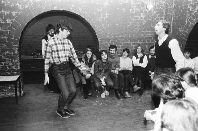 A Hívogató együttes az Ifjúsági Tribün pincéjében