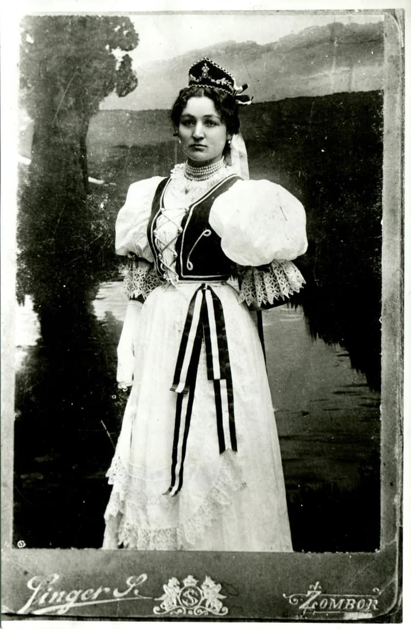 Henrichné, Henrich Mihály édesanyja 