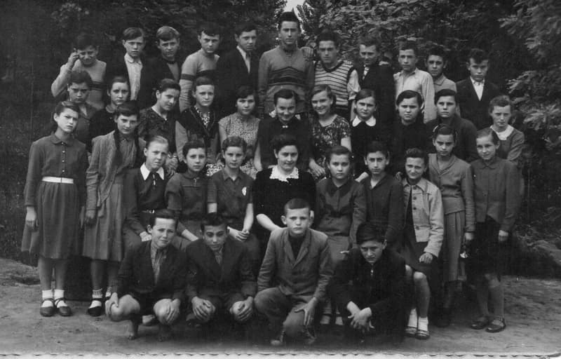 A csantavéri 6. D. osztály osztályképe