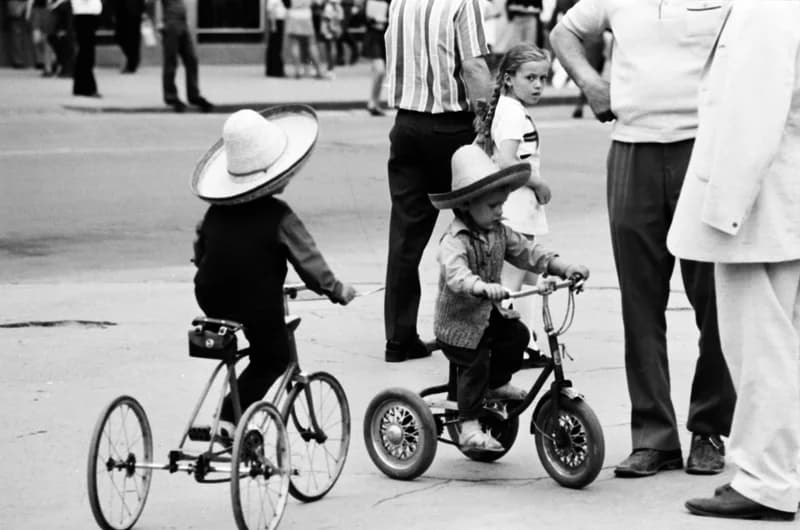 Gyerekek Újvidék utcáin