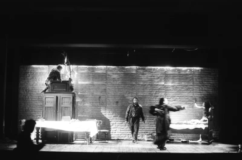 Mrozek: Ház a határon