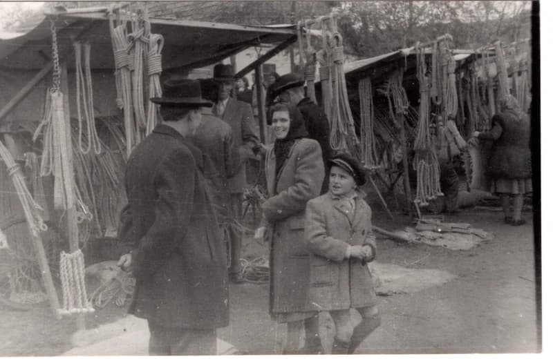 Zentai vásár - kötelesek