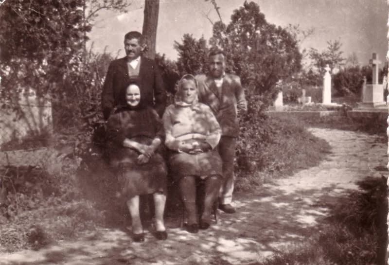 Temetőcsőszéknél