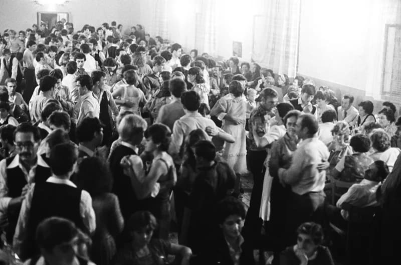 Tánciskola vizsgabál Kispiacon