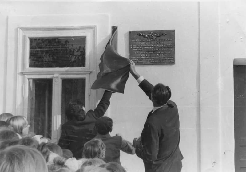 Emléktábla Kókai Imre szülőházán