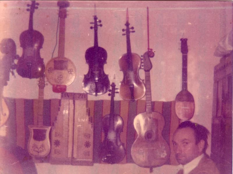 Nagy Lázár hangszereivel