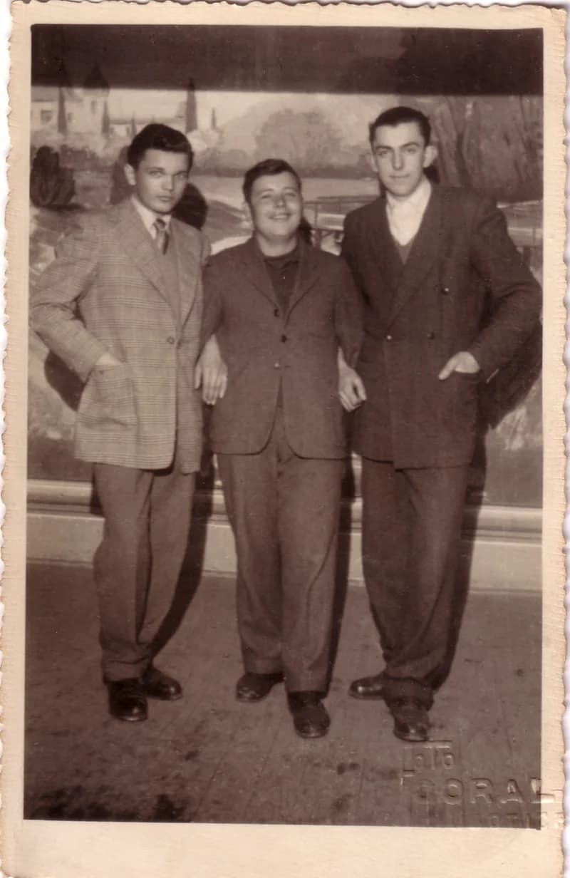 Biacs Szilveszter barátaival