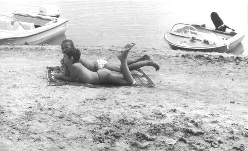 A Fehér család és barátaik a zentai Tisza-parton a "Halászcsárdánál"  