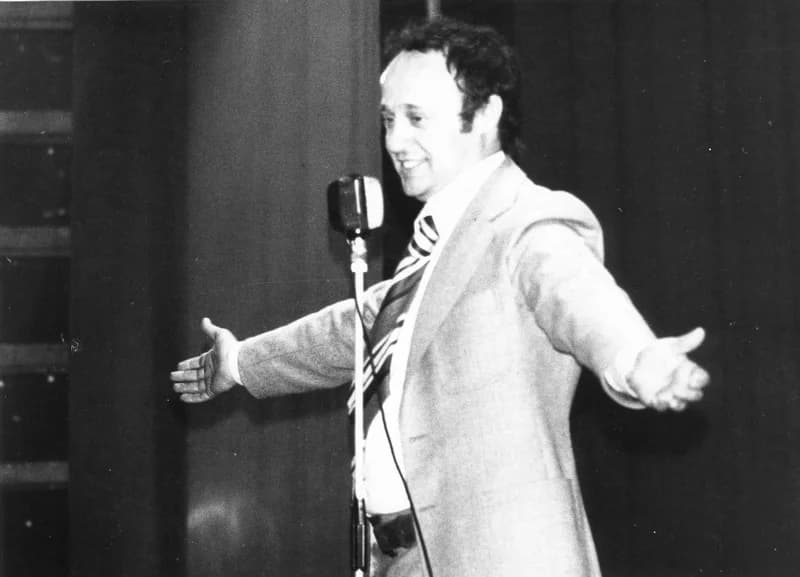 Hofi és Sas József előadás