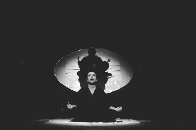 Tolnai: Izéke homokozója, Bayer II.