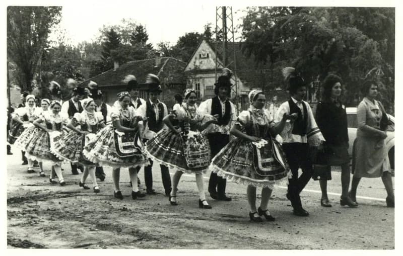 A doroszlói Gyöngyösbokréta fellépése