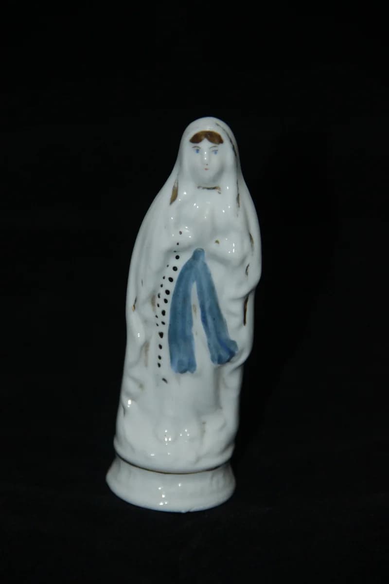 Lurdesi Mária-szobor