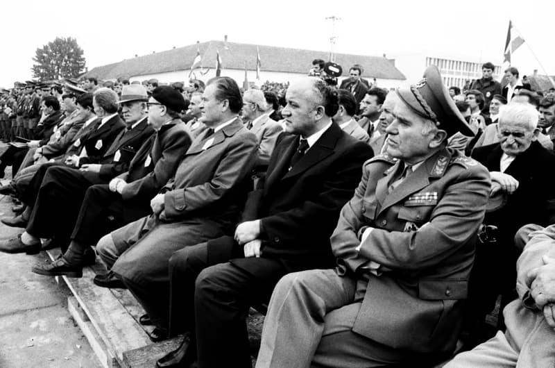 Emlékmű átadás Lovćenacon