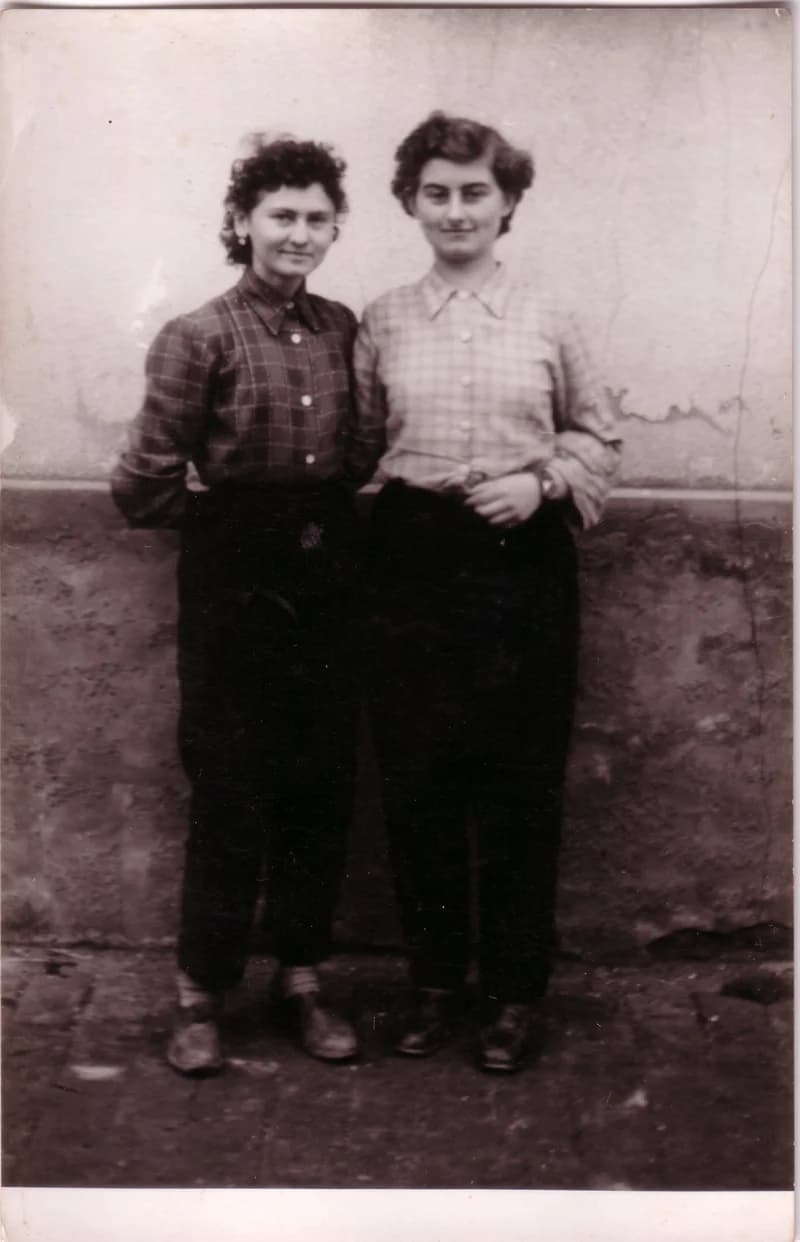  Biacs Magdolna és Tornai Ottília kosárfonók