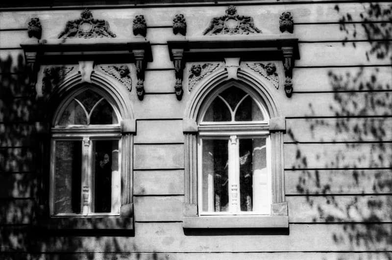 Ablakok a Tóték előadás pályázathoz