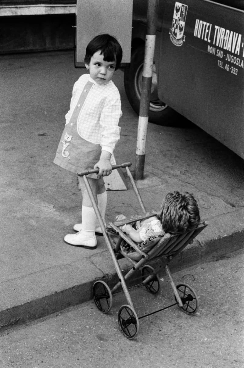 Gyerekek Újvidék utcáin - Kiállítás a Zmaj játékokra