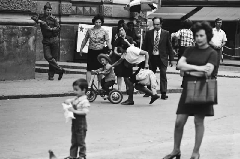 Gyerekek Újvidék utcáin