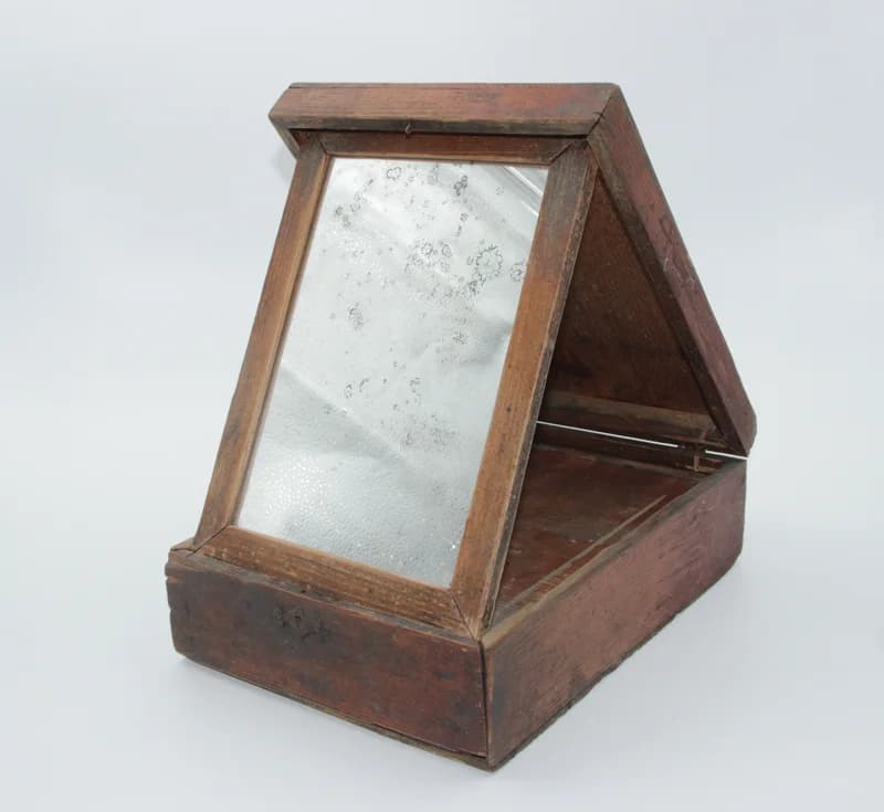 Borotválkozó doboz tükörrel