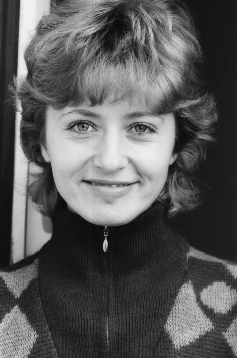 "R" Rövid Eleonóra. Fotók a műsorfüzetbe