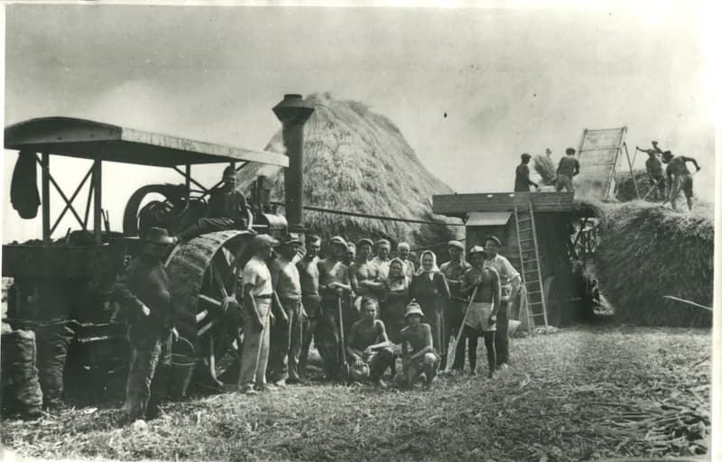 Cséplés gőzgéppel