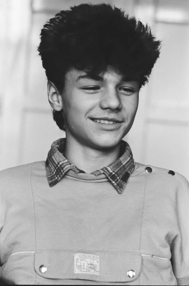 I. L. Ribal iskola kis színjátszói és Krnács Erika