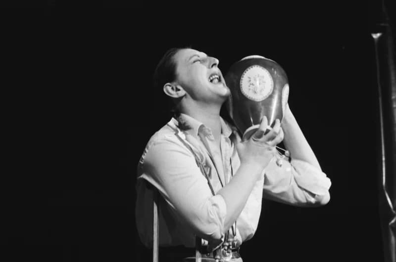 Tömöry Péter (r.), Tolnai Ottó: Paripacitrom 