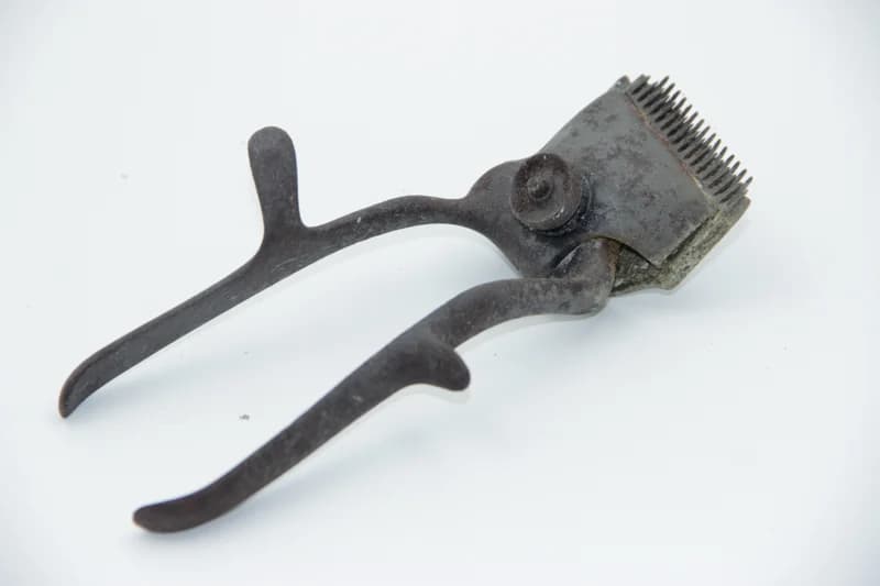 Kézi hajvágó készülék