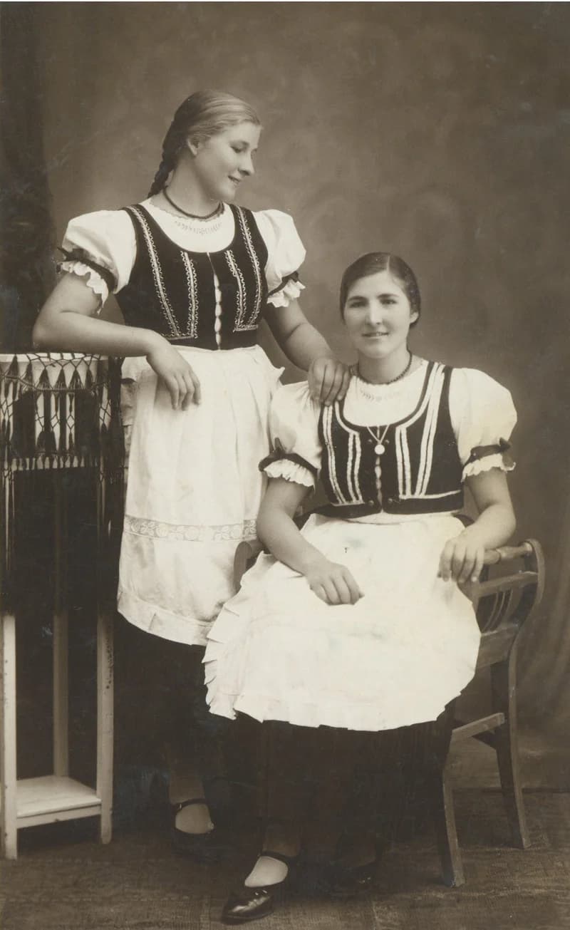 Hertelendyfalvi lányok