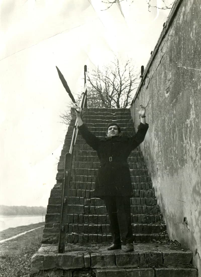 Benes József a zentai rakparton