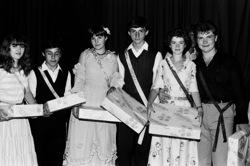 Tánciskola vizsgabál Kispiacon