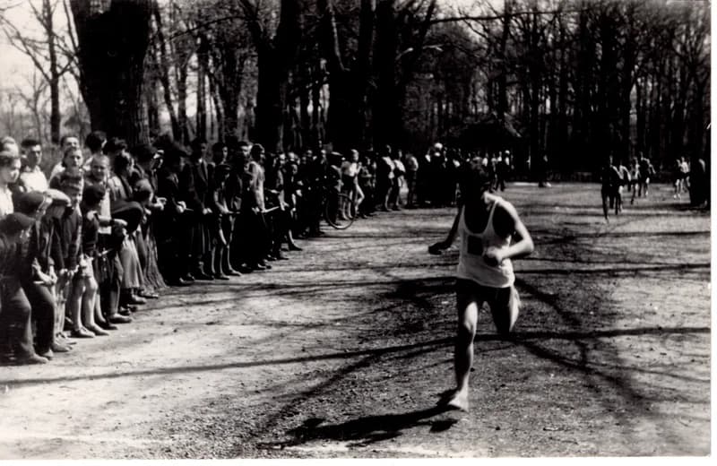 Iskolások mezei futóversenye a Népkertben